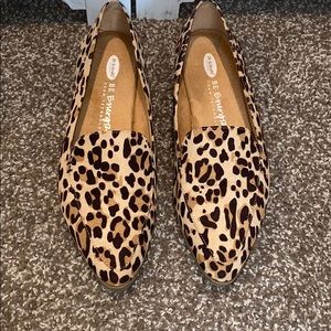 Leopard print, pointed toe loafers